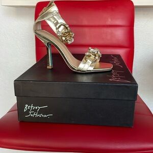 Betsy Johnson,Modera size 6